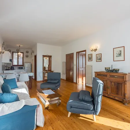 La Vista Sea View Apartment