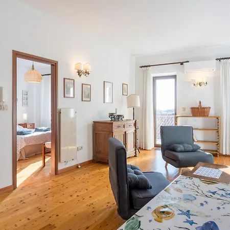 La Vista Sea View Apartment *